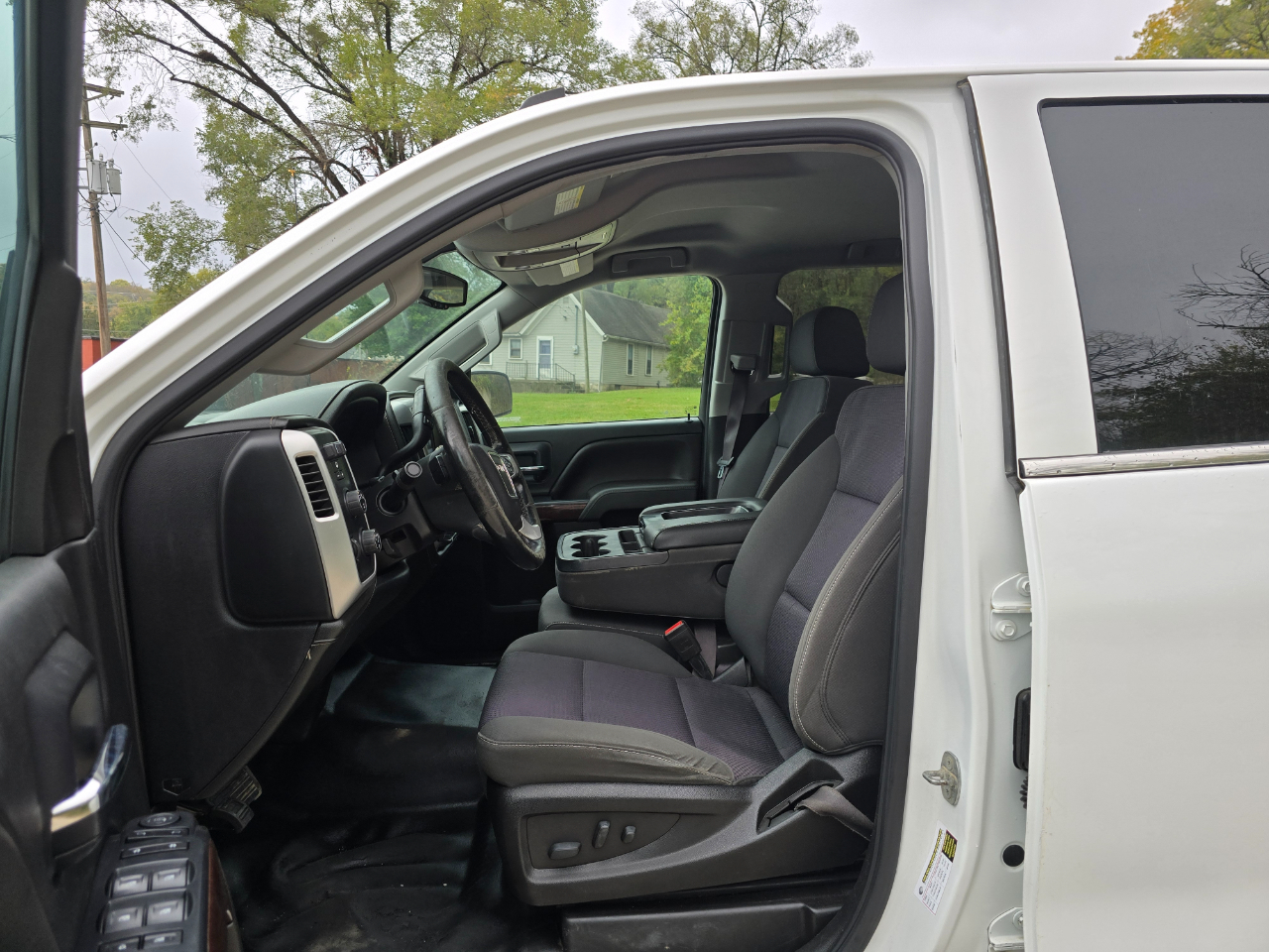 GMC Sierra 2500HD SLE Crew Cab 4WD 2016 GMC Sierra 2500HD SLE Crew Cab 4WD 2016