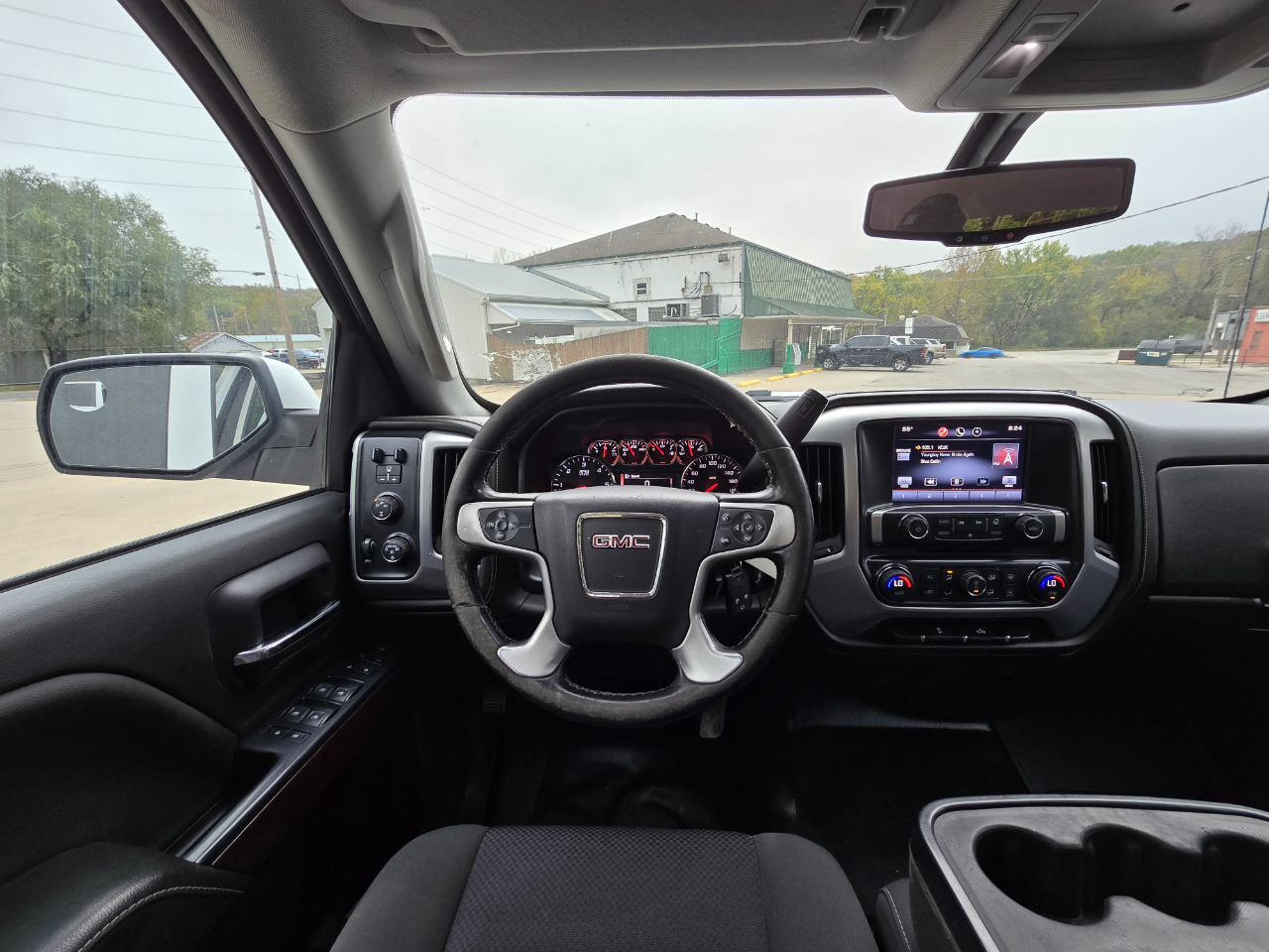 GMC Sierra 2500HD SLE Crew Cab 4WD 2016 GMC Sierra 2500HD SLE Crew Cab 4WD 2016