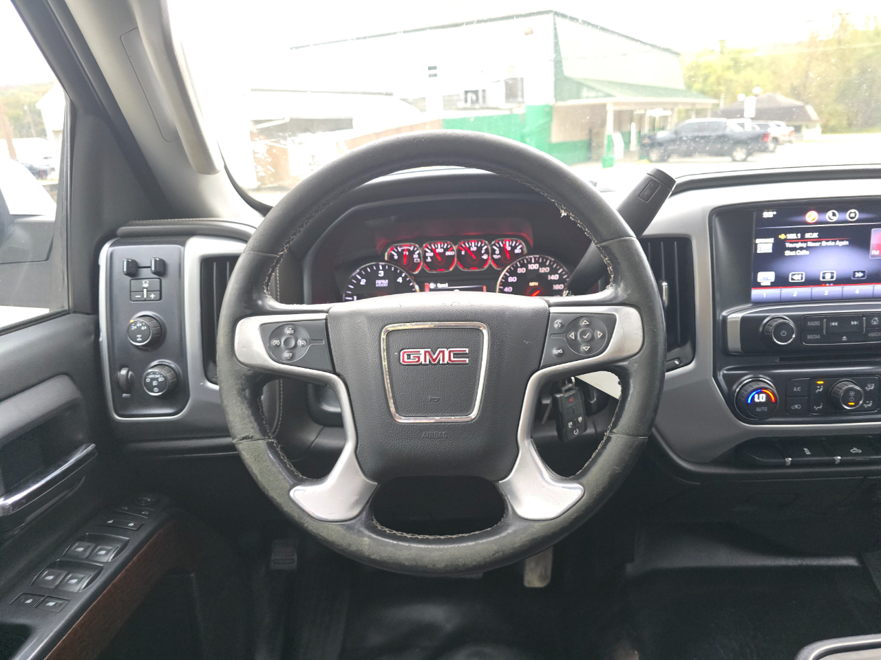 GMC Sierra 2500HD SLE Crew Cab 4WD 2016 GMC Sierra 2500HD SLE Crew Cab 4WD 2016