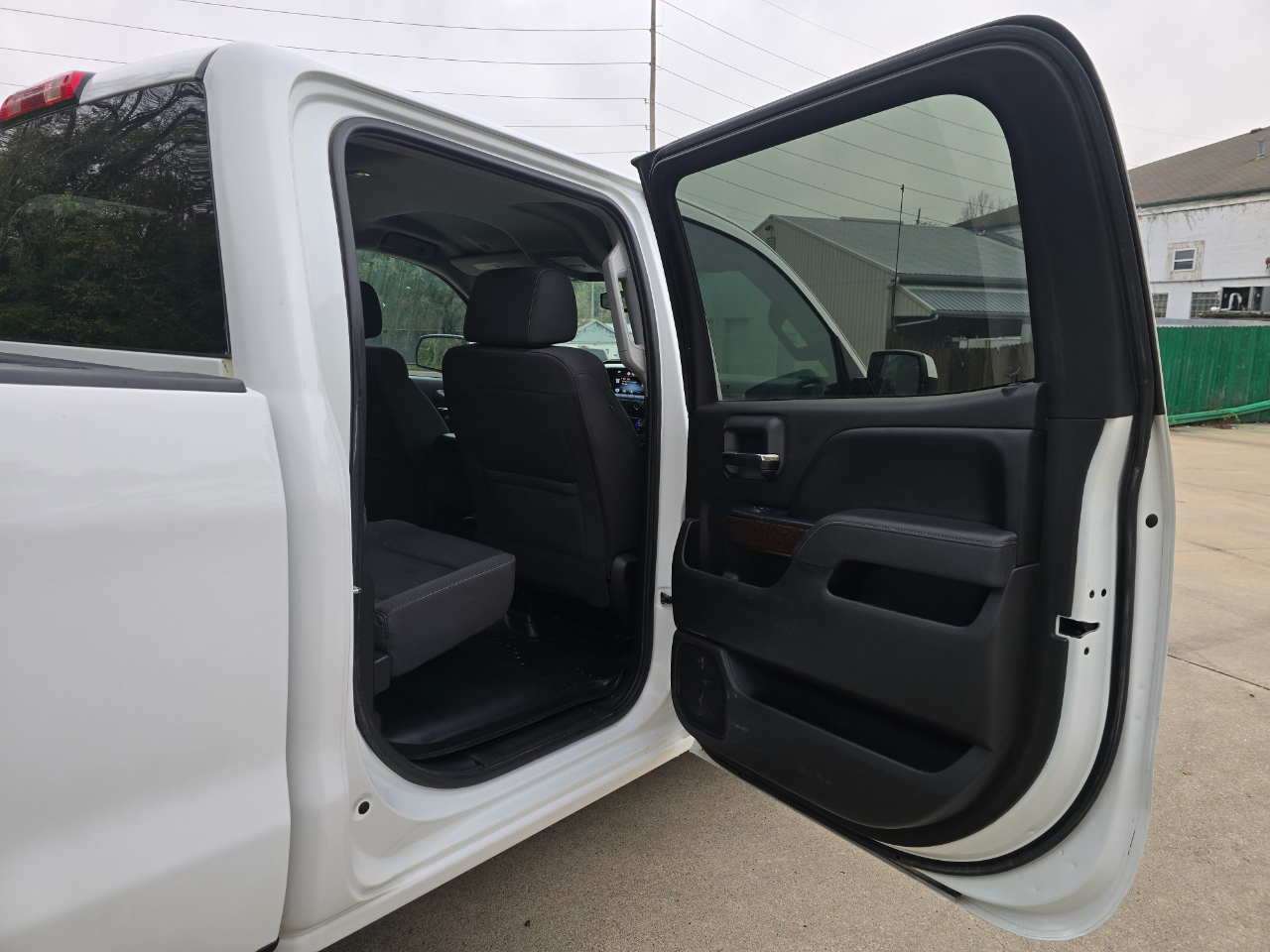 GMC Sierra 2500HD SLE Crew Cab 4WD 2016 GMC Sierra 2500HD SLE Crew Cab 4WD 2016