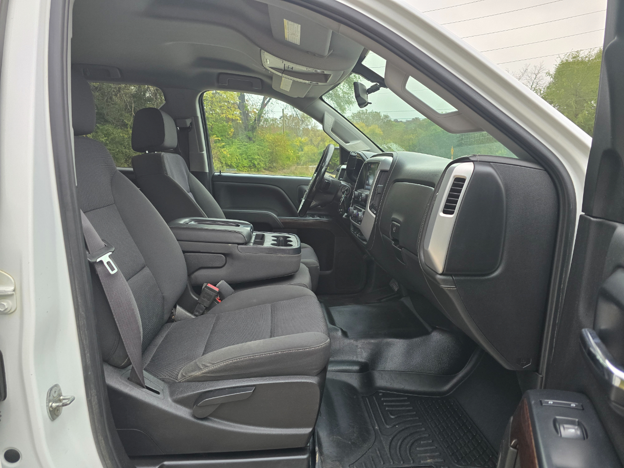 GMC Sierra 2500HD SLE Crew Cab 4WD 2016 GMC Sierra 2500HD SLE Crew Cab 4WD 2016