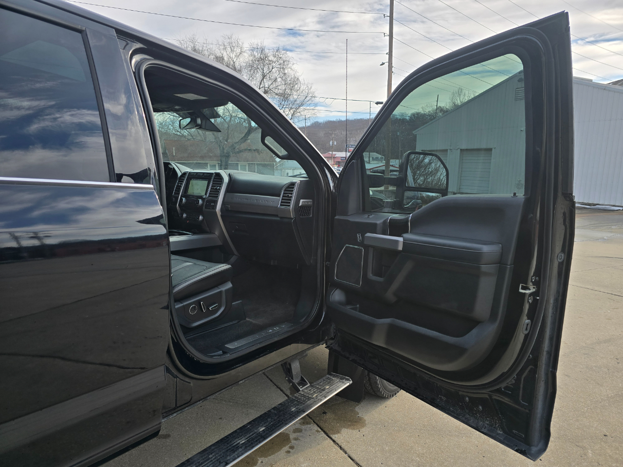 Ford F-450 SD Platinum Crew Cab DRW 4WD 2018