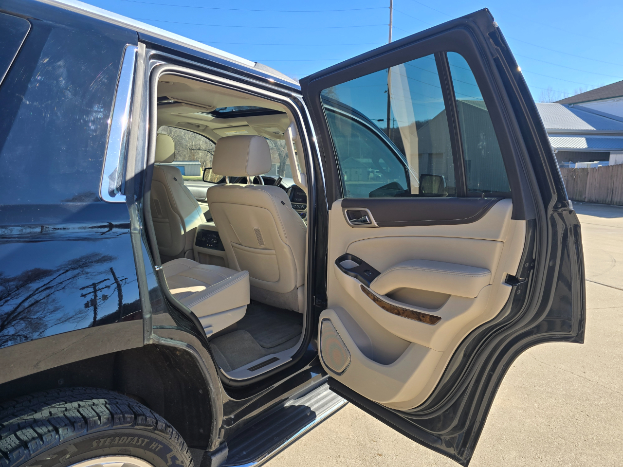 GMC Yukon Denali 4WD 2015