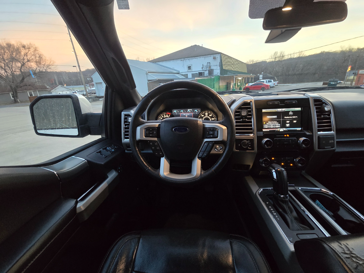 Ford F-150 Lariat SuperCrew 5.5-ft. Bed 4WD 2015