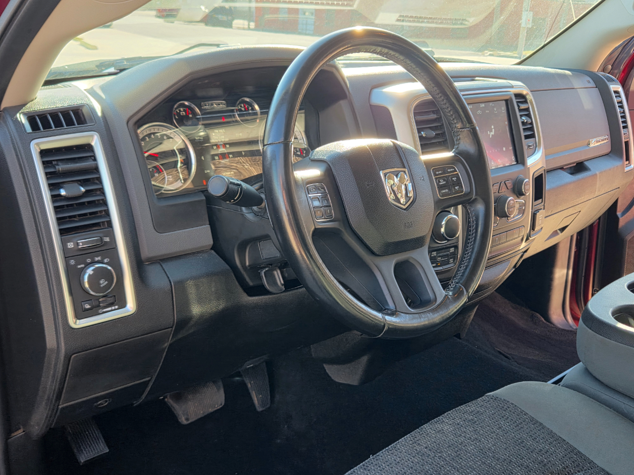 RAM 1500 Classic Big Horn 4x4 Crew Cab 5'7" Box 2019