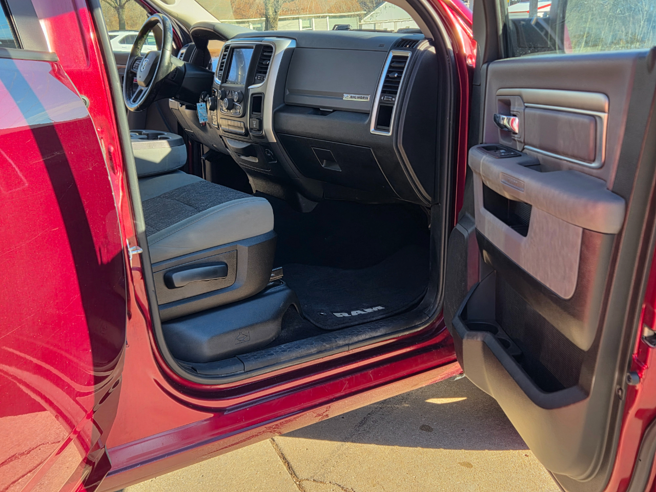 RAM 1500 Classic Big Horn 4x4 Crew Cab 5'7" Box 2019