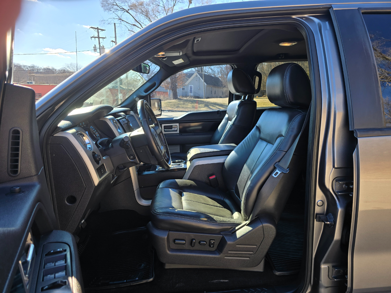 Ford F-150 XLT SuperCrew 5.5-ft. Bed 4WD 2011