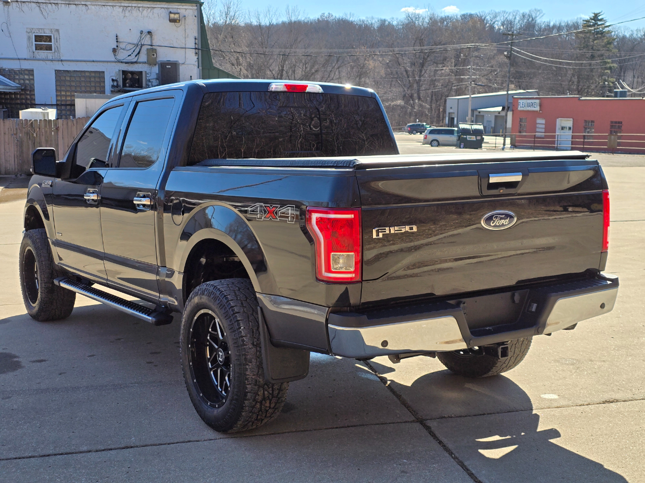 Ford F-150 XLT SuperCrew 5.5-ft. Bed 4WD 2015