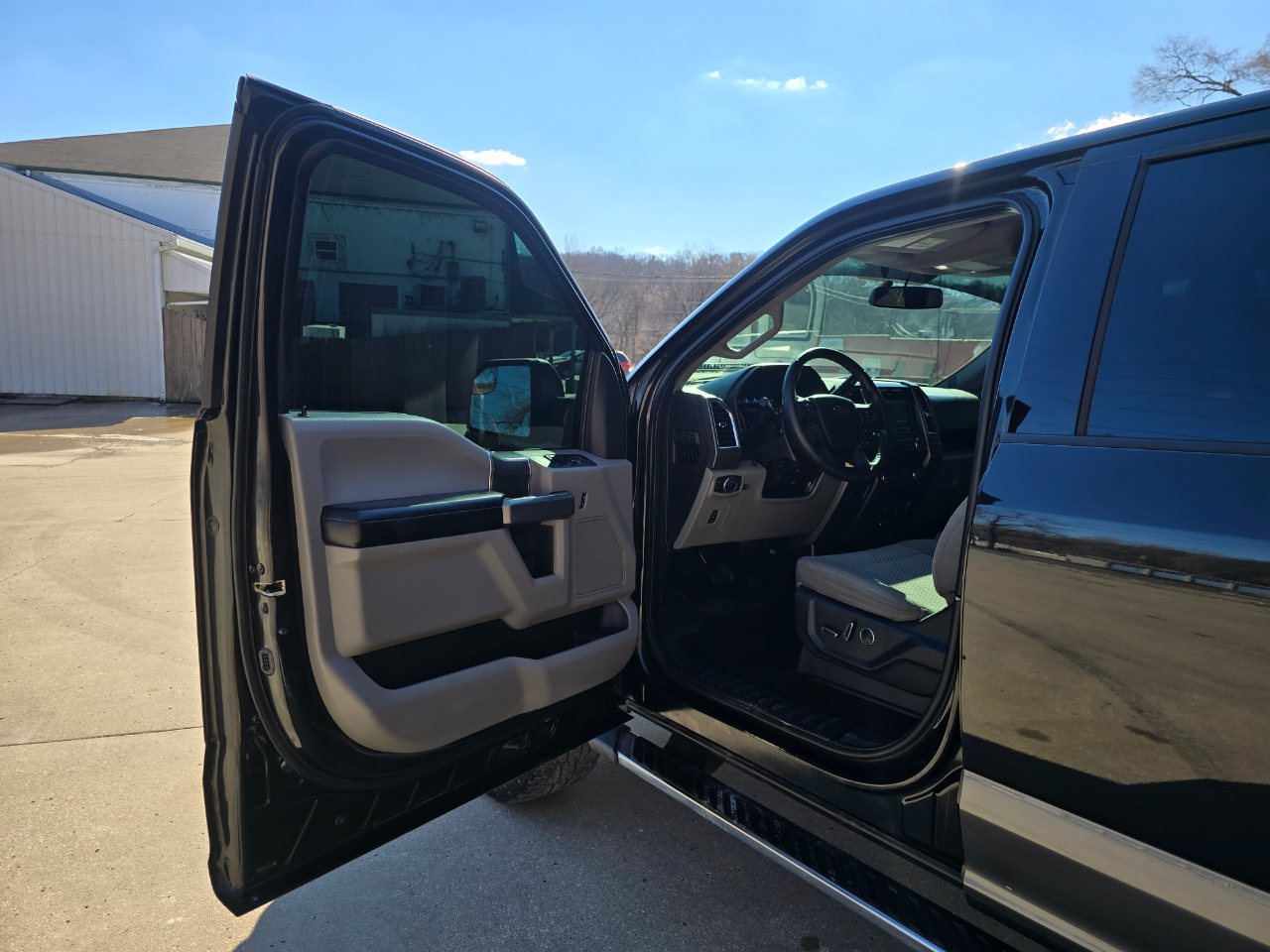 Ford F-150 XLT SuperCrew 5.5-ft. Bed 4WD 2015