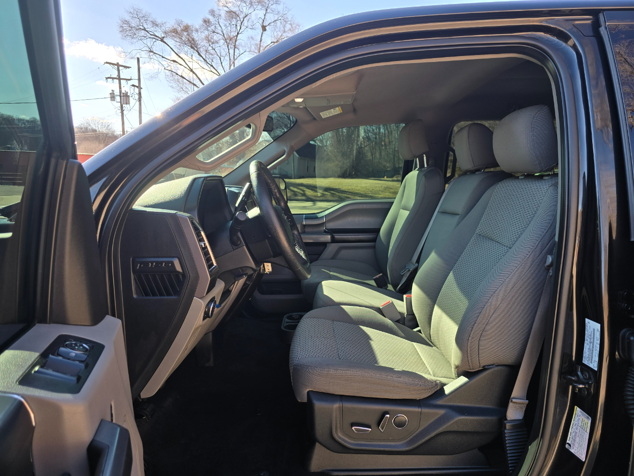 Ford F-150 XLT SuperCrew 5.5-ft. Bed 4WD 2015