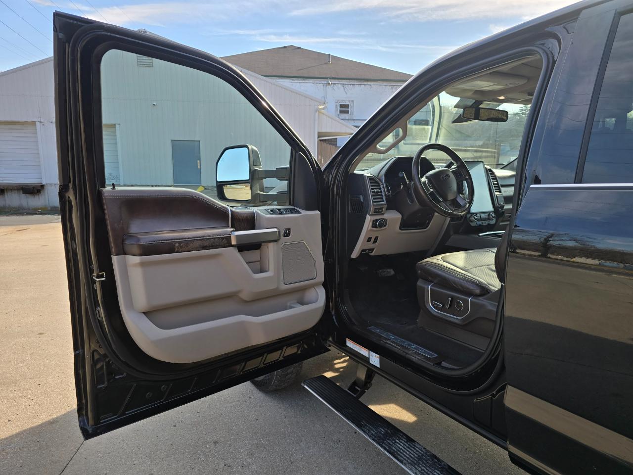 Ford F-450 SD Lariat Crew Cab DRW 4WD 2019