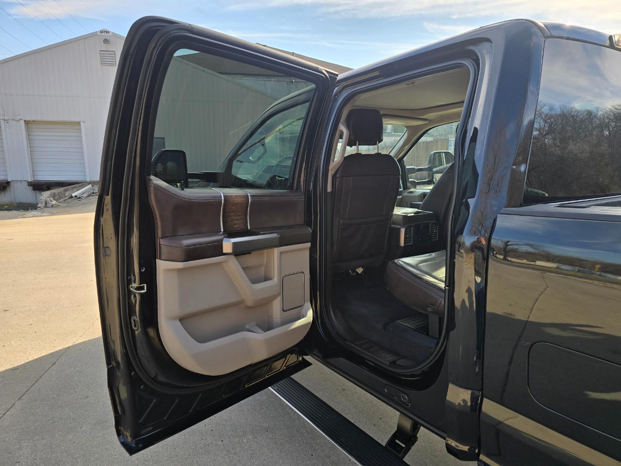 Ford F-450 SD Lariat Crew Cab DRW 4WD 2019