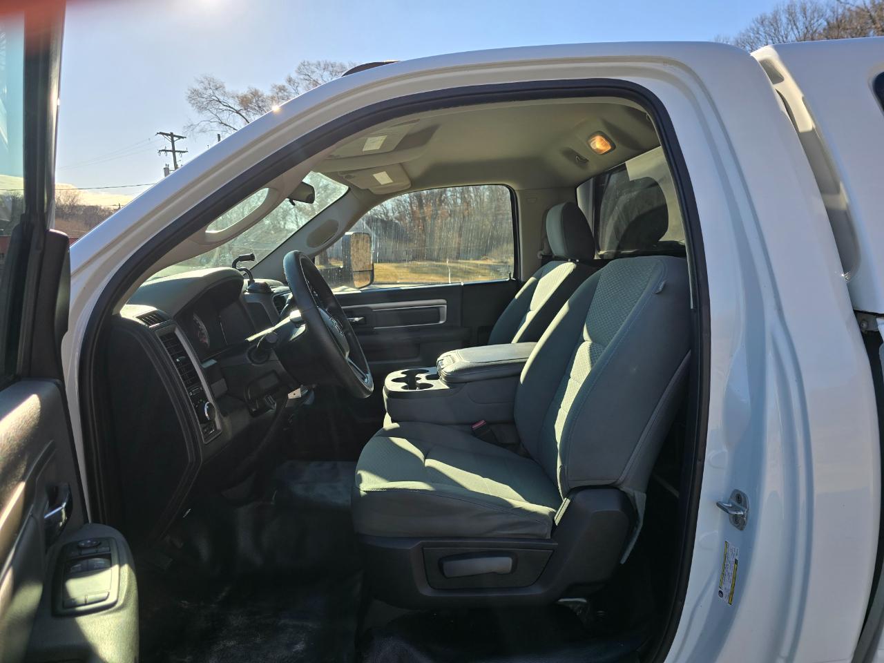 RAM 3500 Regular Cab 4WD DRW 2013