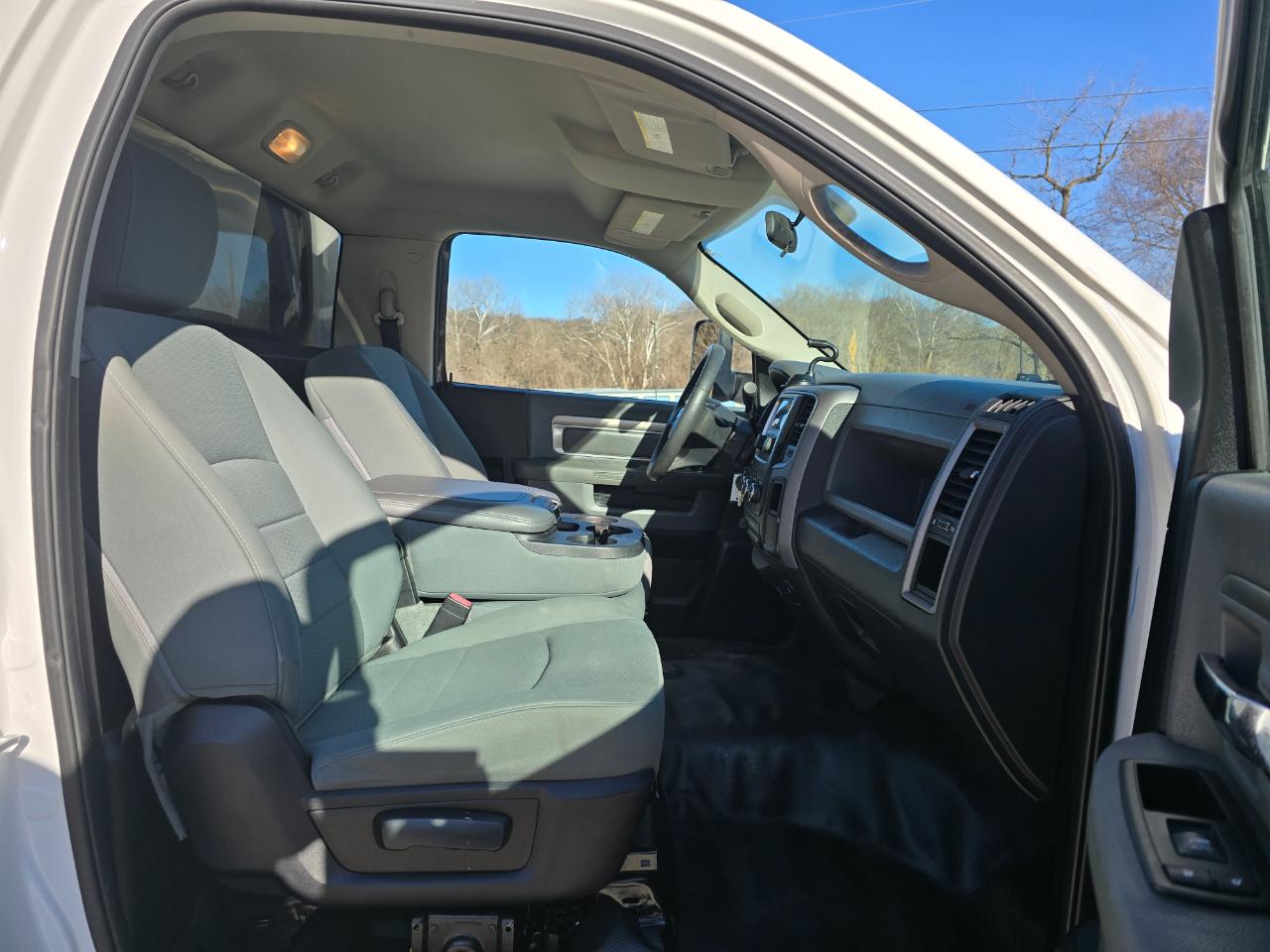 RAM 3500 Regular Cab 4WD DRW 2013