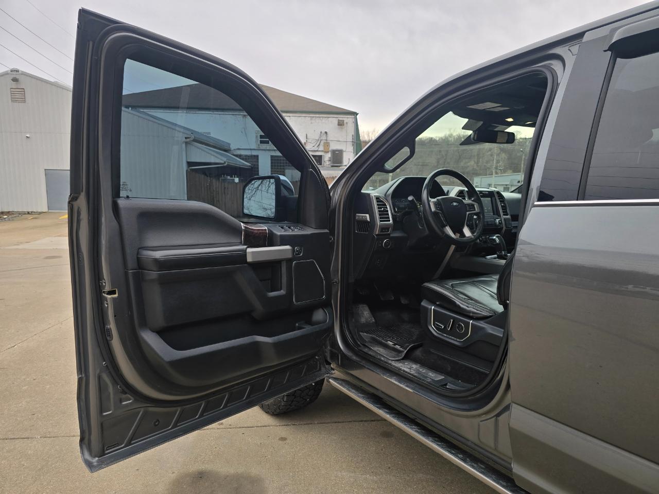 Ford F-150 Platinum 4WD SuperCrew 5.5' Box 2015