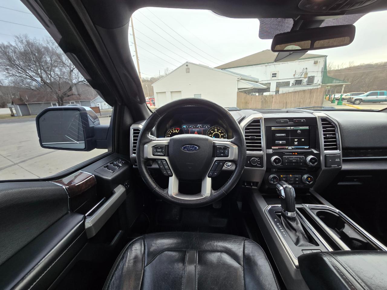 Ford F-150 Platinum 4WD SuperCrew 5.5' Box 2015