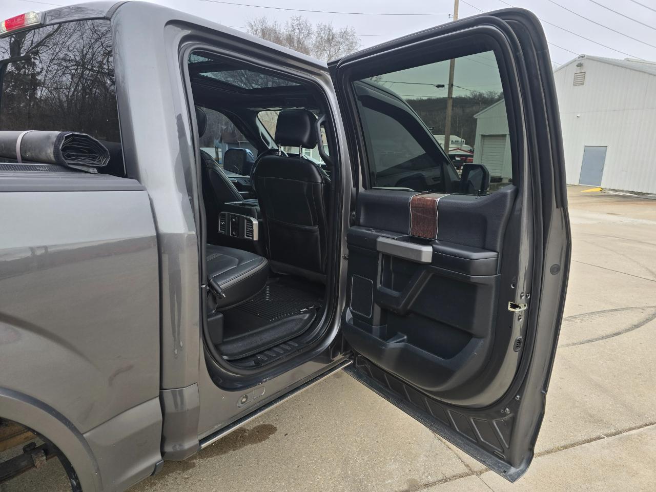 Ford F-150 Platinum 4WD SuperCrew 5.5' Box 2015