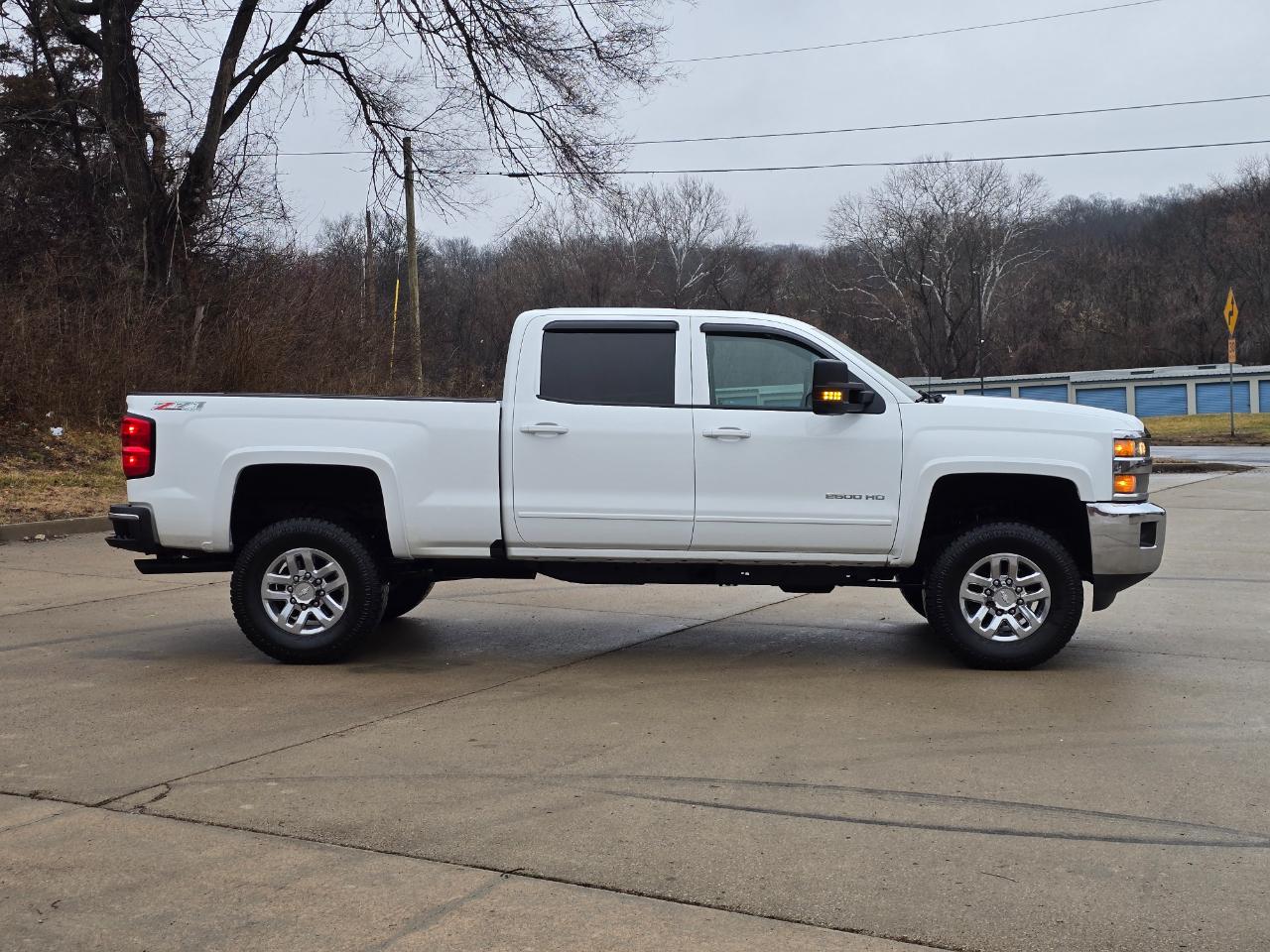 Chevrolet Silverado 2500HD LT Crew Cab 4WD 2017