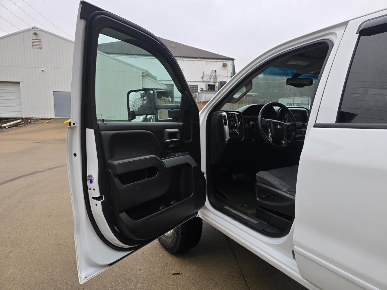 Chevrolet Silverado 2500HD LT Crew Cab 4WD 2017