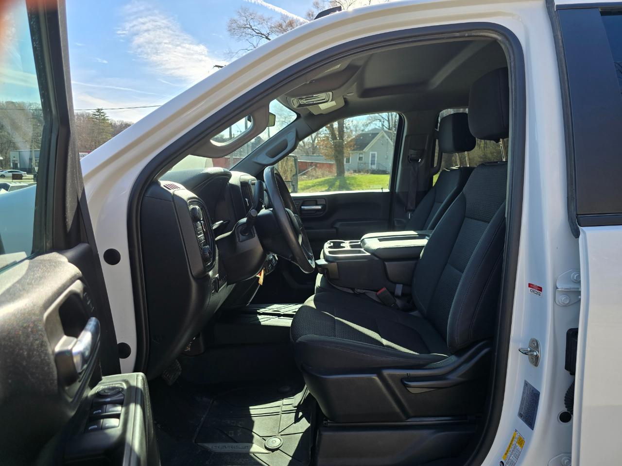 Chevrolet Silverado 2500HD Custom Crew Cab Short Box 4WD 2023