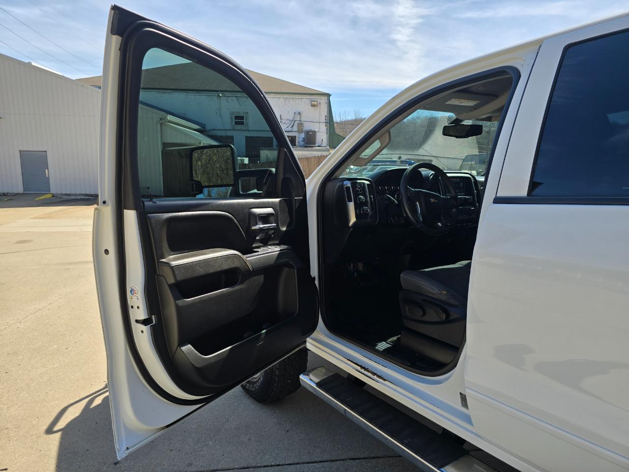 Chevrolet Silverado 2500HD LT Crew Cab 4WD 2017