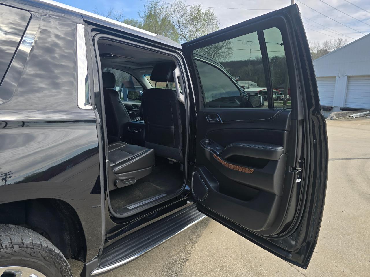 Chevrolet Suburban Premier 4WD 2017