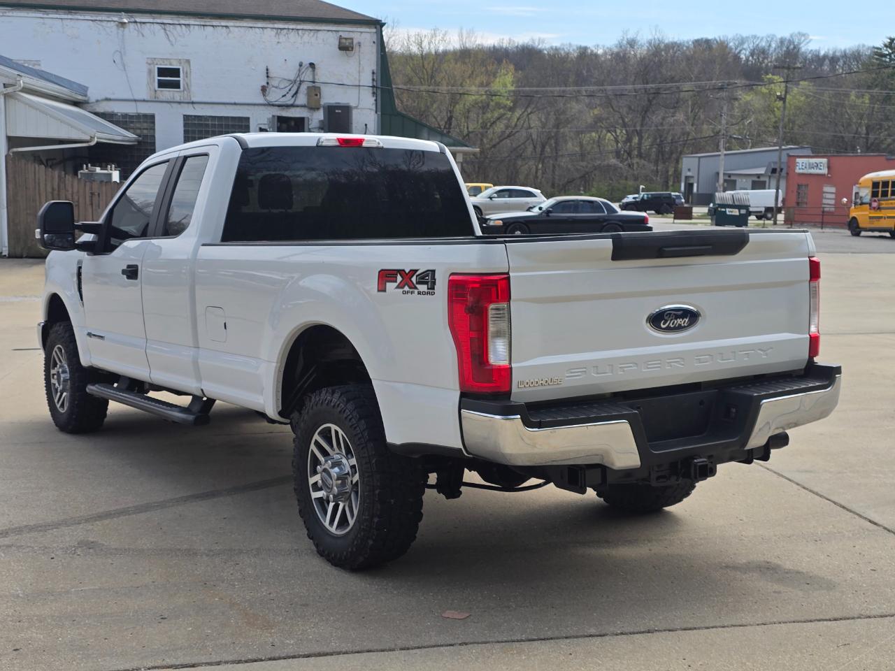Ford F-250 SD XL SuperCab Long Bed 4WD 2017
