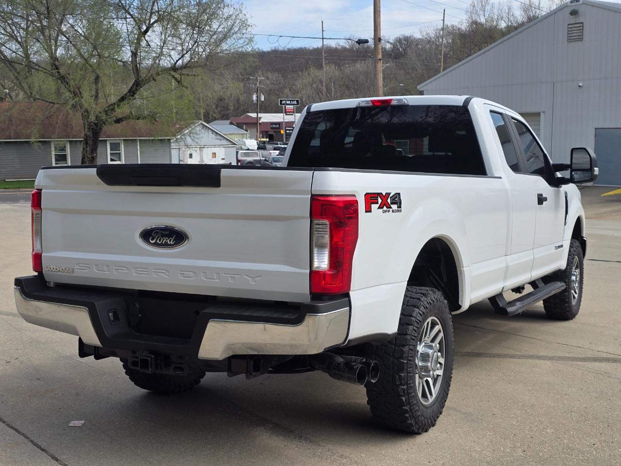 Ford F-250 SD XL SuperCab Long Bed 4WD 2017