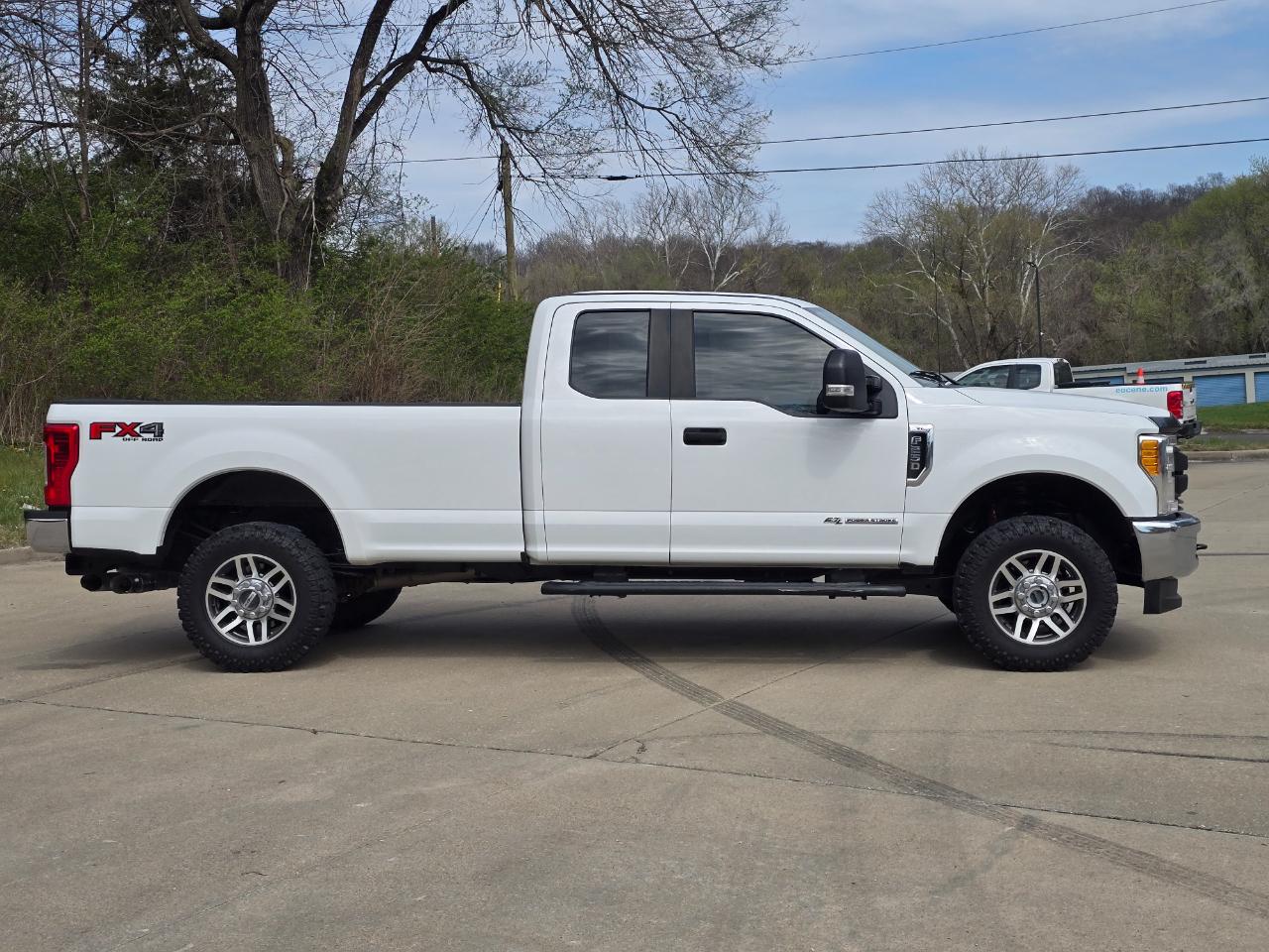 Ford F-250 SD XL SuperCab Long Bed 4WD 2017