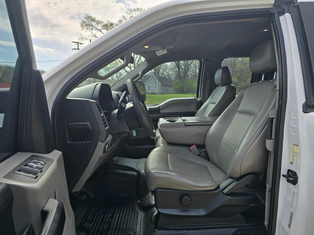 Ford F-250 SD XL SuperCab Long Bed 4WD 2017