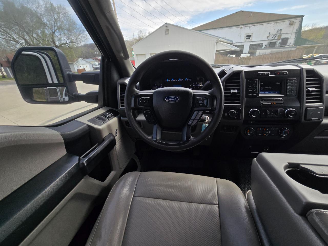 Ford F-250 SD XL SuperCab Long Bed 4WD 2017