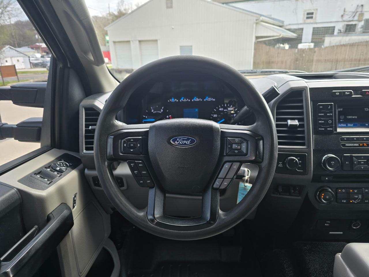 Ford F-250 SD XL SuperCab Long Bed 4WD 2017