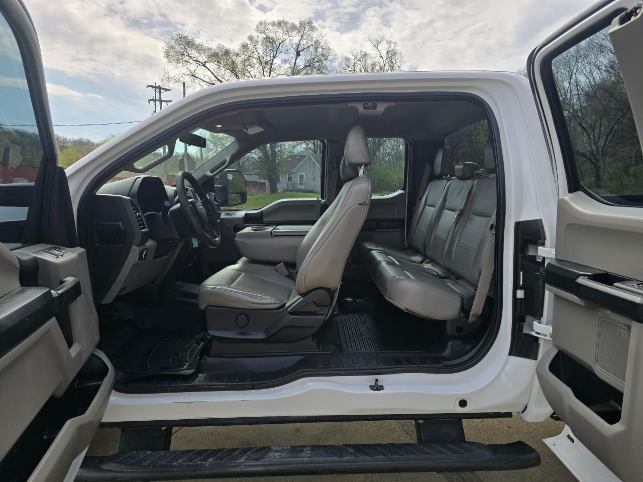 Ford F-250 SD XL SuperCab Long Bed 4WD 2017