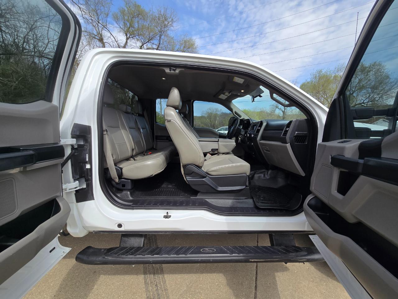 Ford F-250 SD XL SuperCab Long Bed 4WD 2017