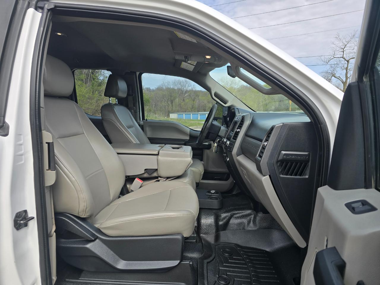 Ford F-250 SD XL SuperCab Long Bed 4WD 2017