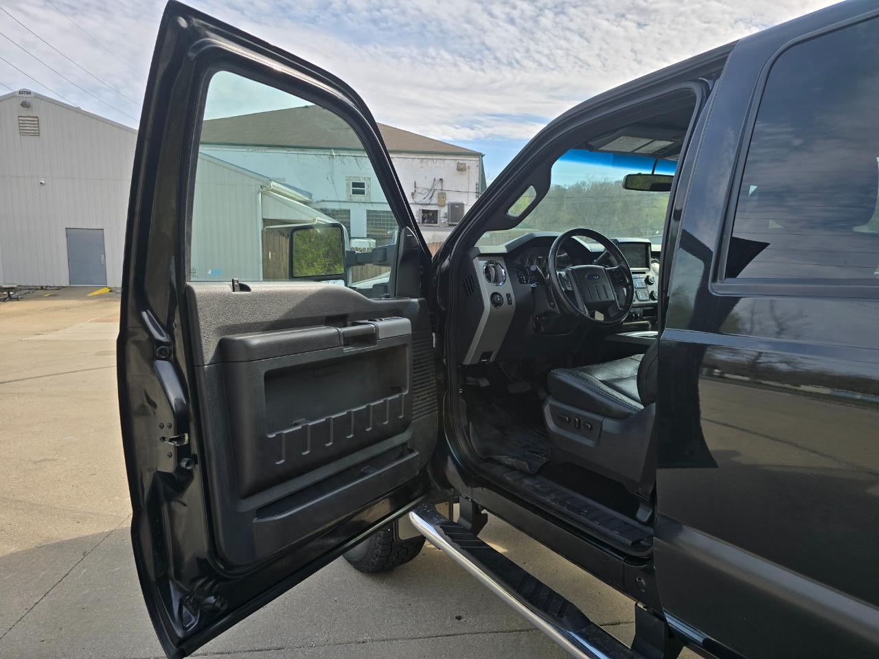 Ford F-250 SD Lariat Crew Cab 4WD 2015