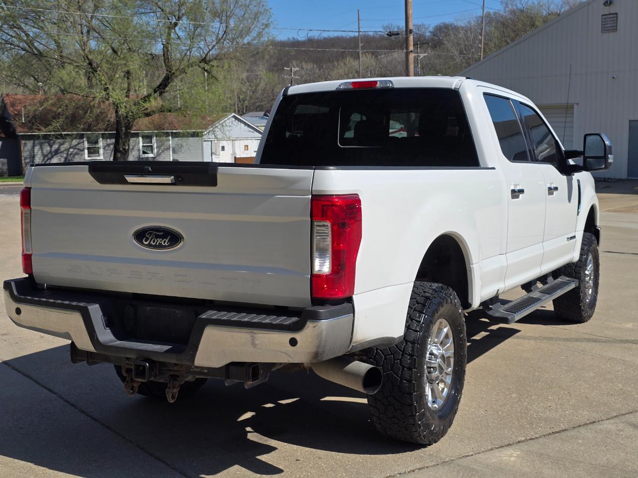 Ford F-250 SD Lariat Crew Cab 4WD 2018