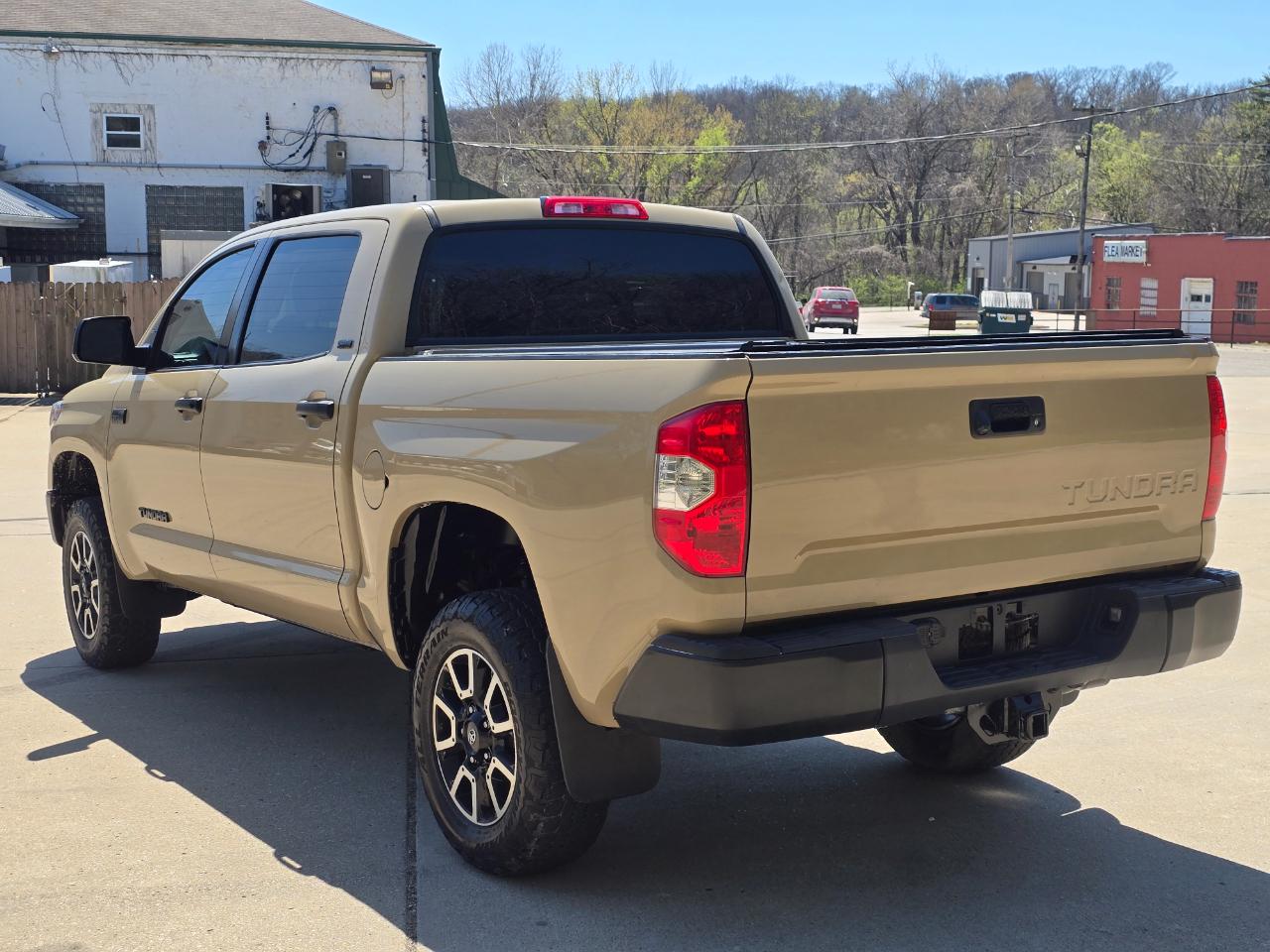 Toyota Tundra SR5 5.7L V8 CrewMax 4WD 2018