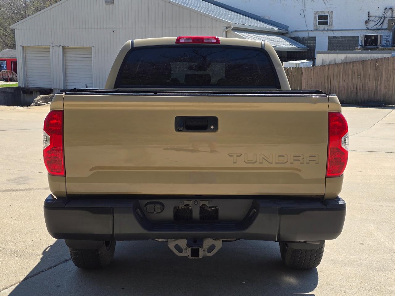 Toyota Tundra SR5 5.7L V8 CrewMax 4WD 2018