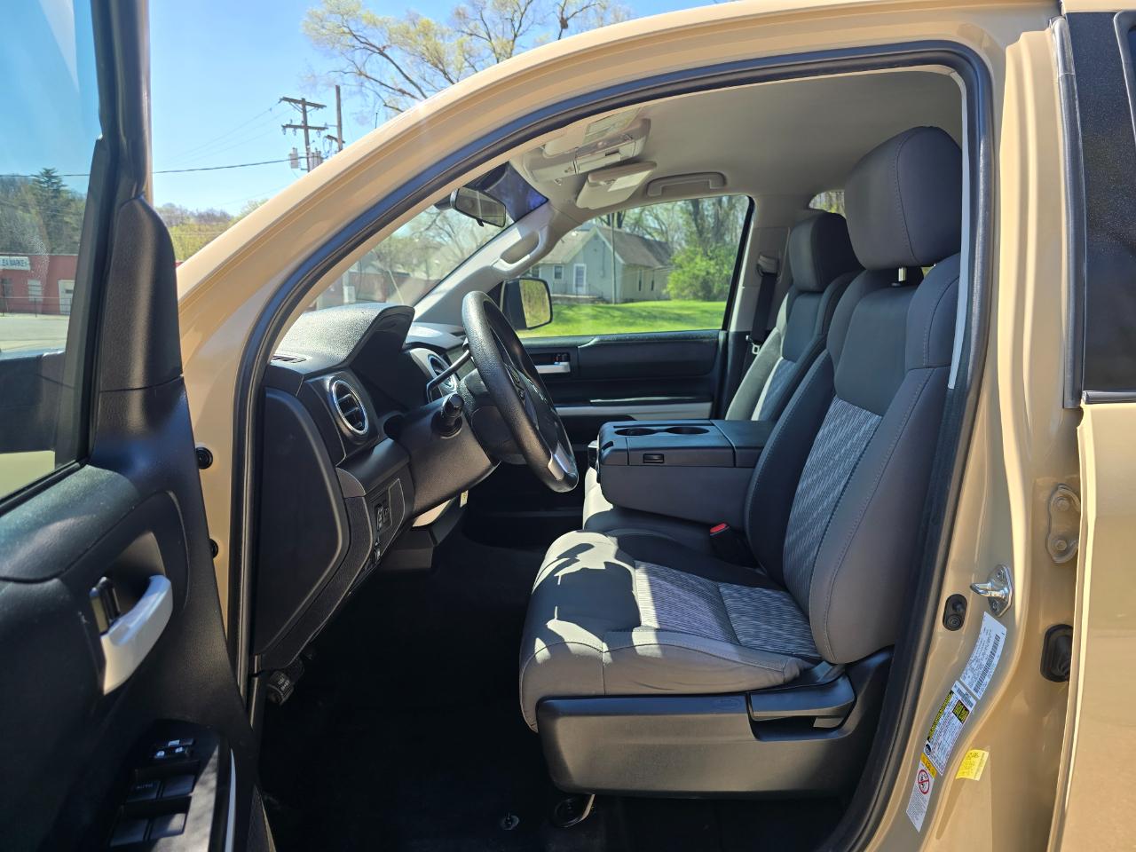 Toyota Tundra SR5 5.7L V8 CrewMax 4WD 2018