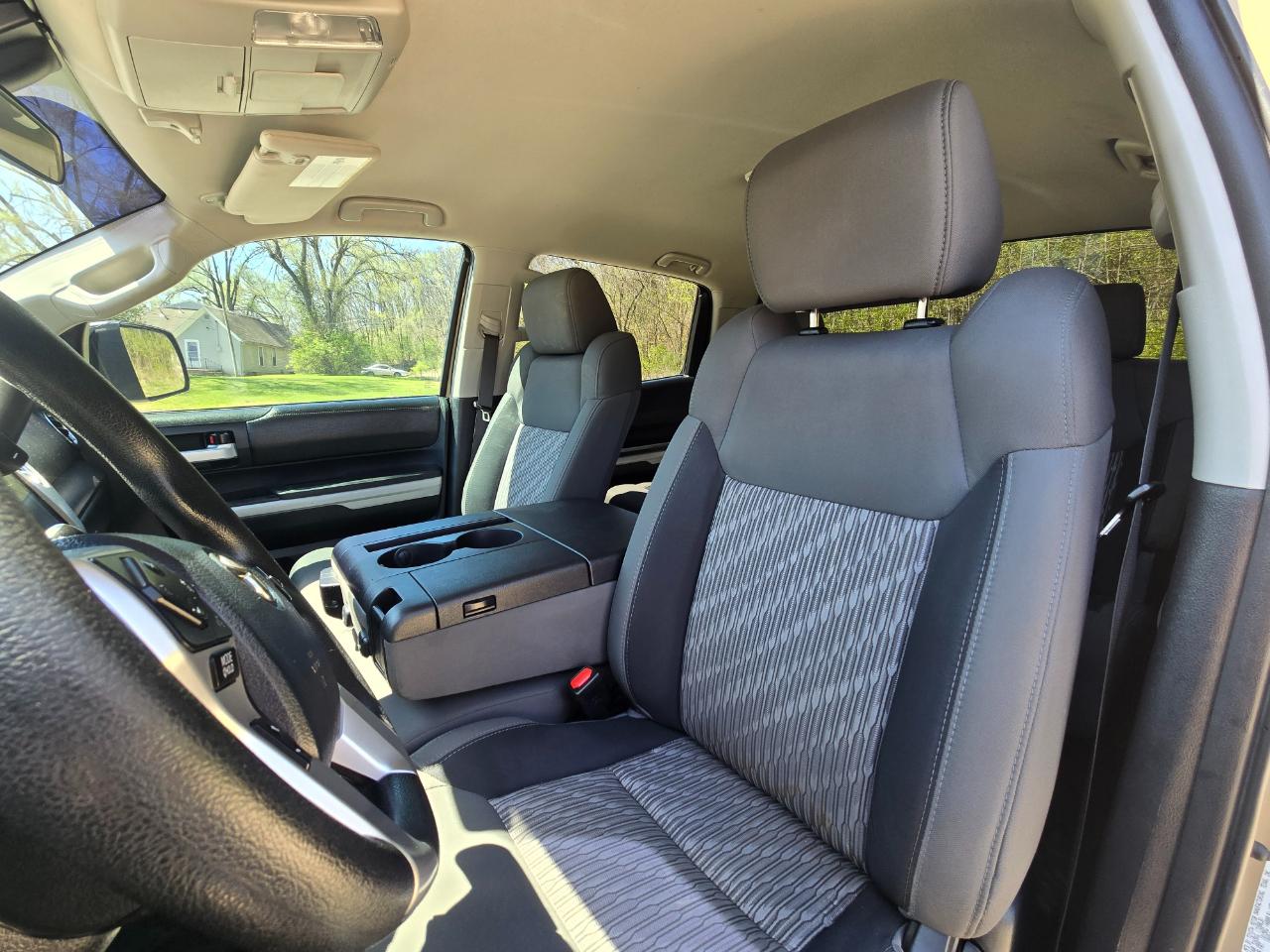 Toyota Tundra SR5 5.7L V8 CrewMax 4WD 2018