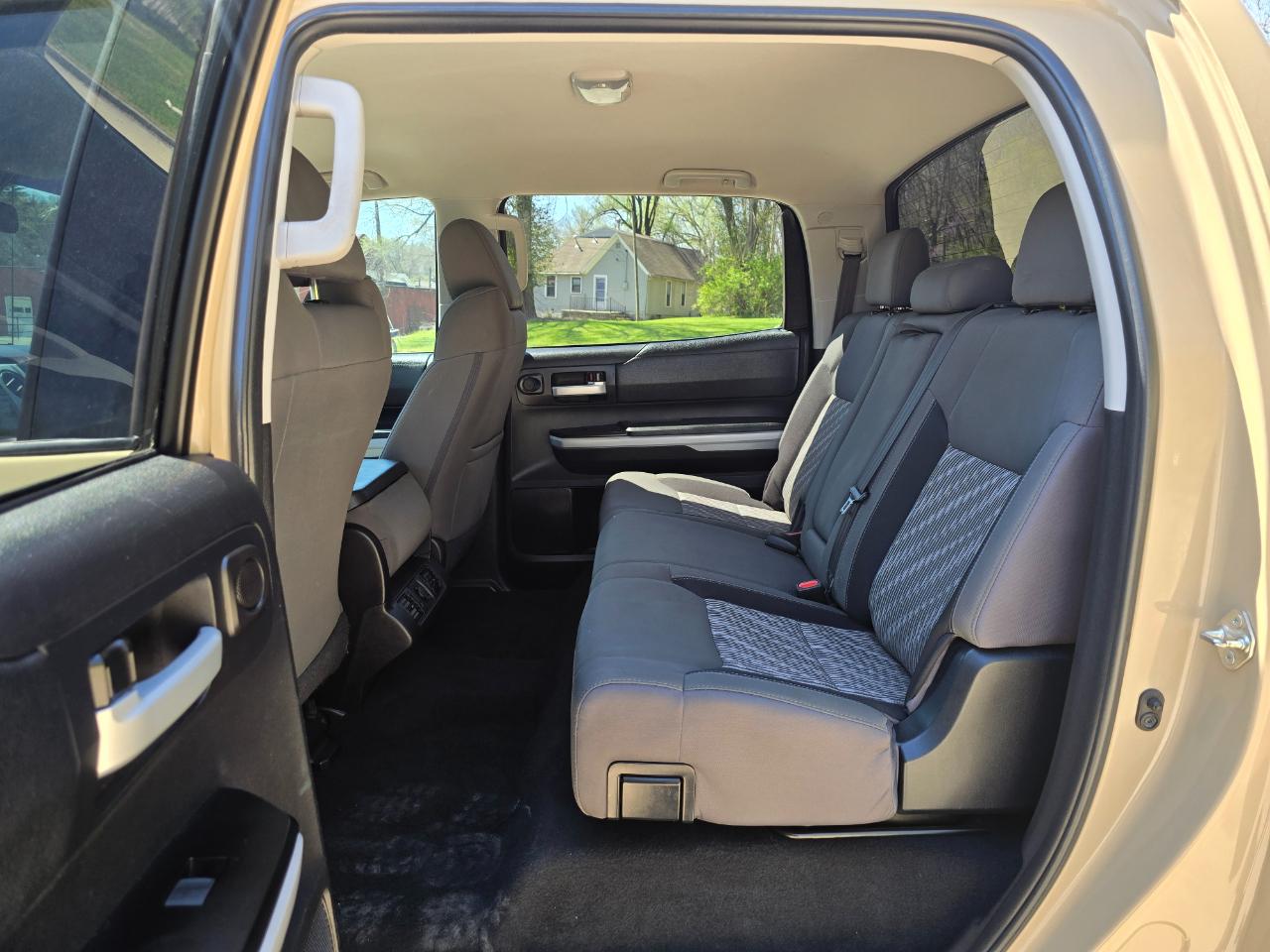 Toyota Tundra SR5 5.7L V8 CrewMax 4WD 2018