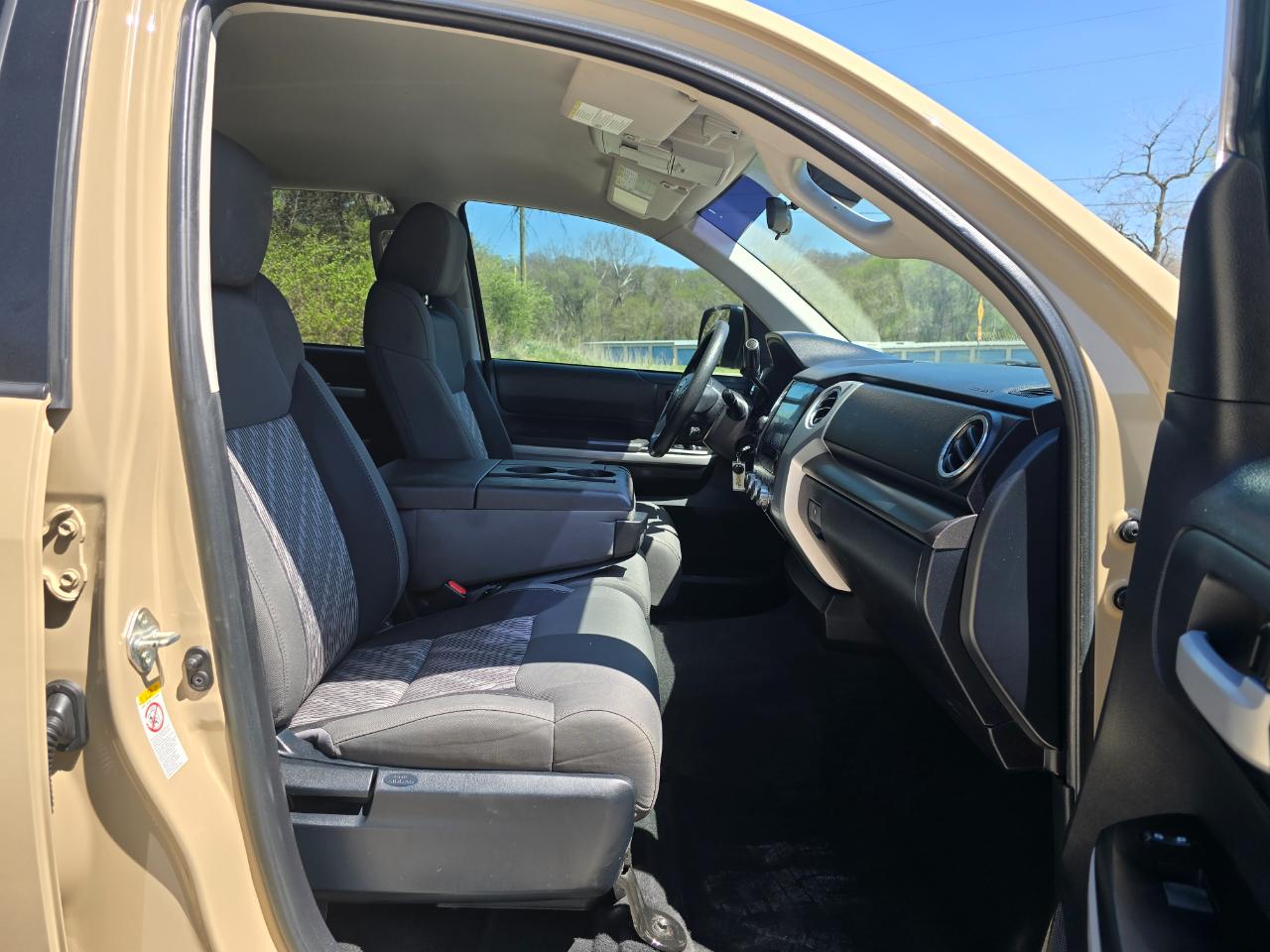 Toyota Tundra SR5 5.7L V8 CrewMax 4WD 2018