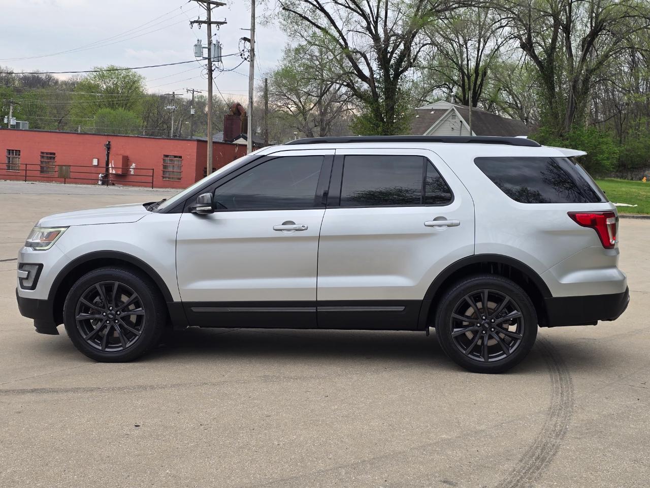 Ford Explorer XLT FWD 2017