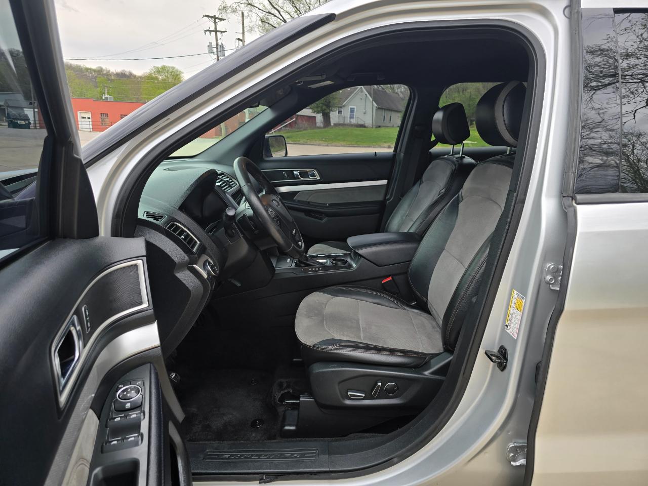 Ford Explorer XLT FWD 2017