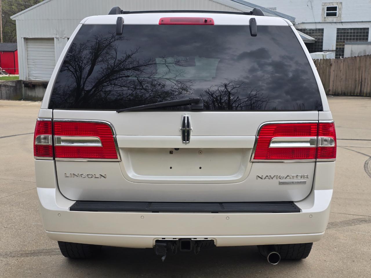 Lincoln Navigator 4WD 2011