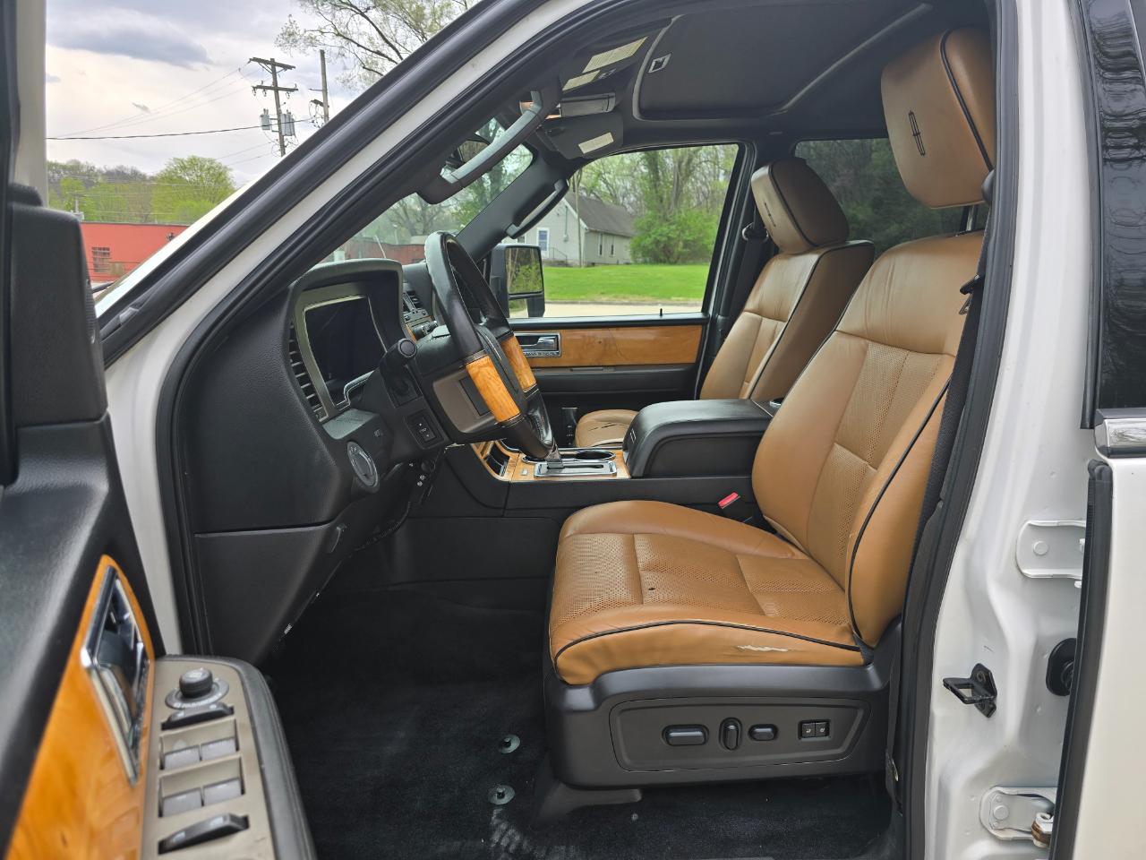 Lincoln Navigator 4WD 2011