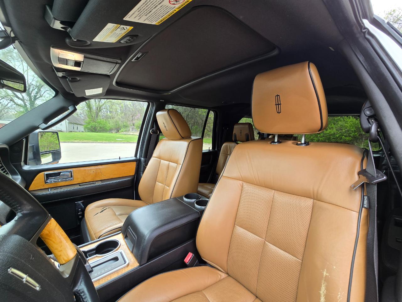 Lincoln Navigator 4WD 2011