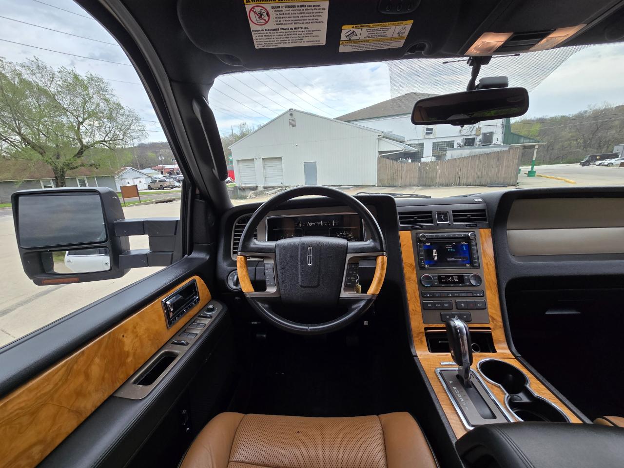 Lincoln Navigator 4WD 2011