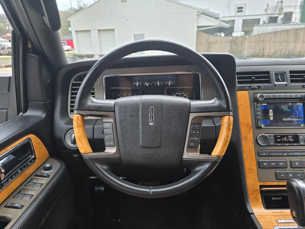 Lincoln Navigator 4WD 2011